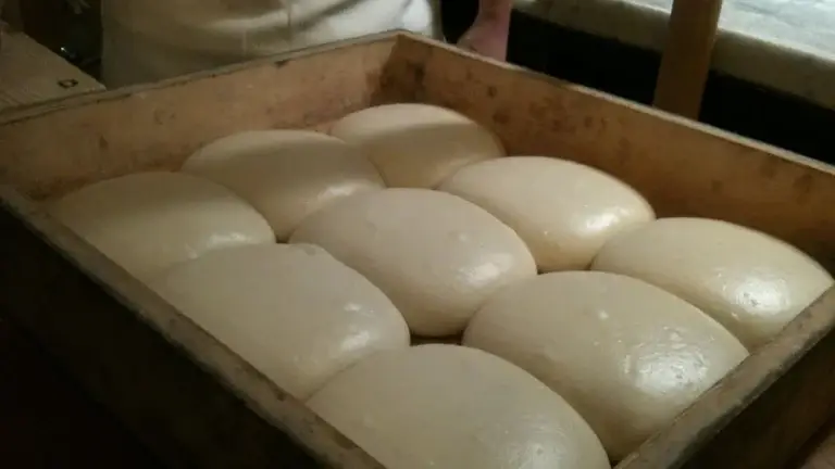 Como fazer massa de pizza em casa: receita simples e dicas para ficar perfeita
